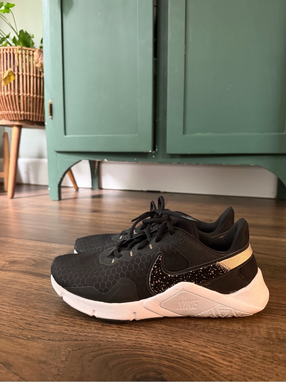 Nike Kids Black and White Low-Top Sneakers